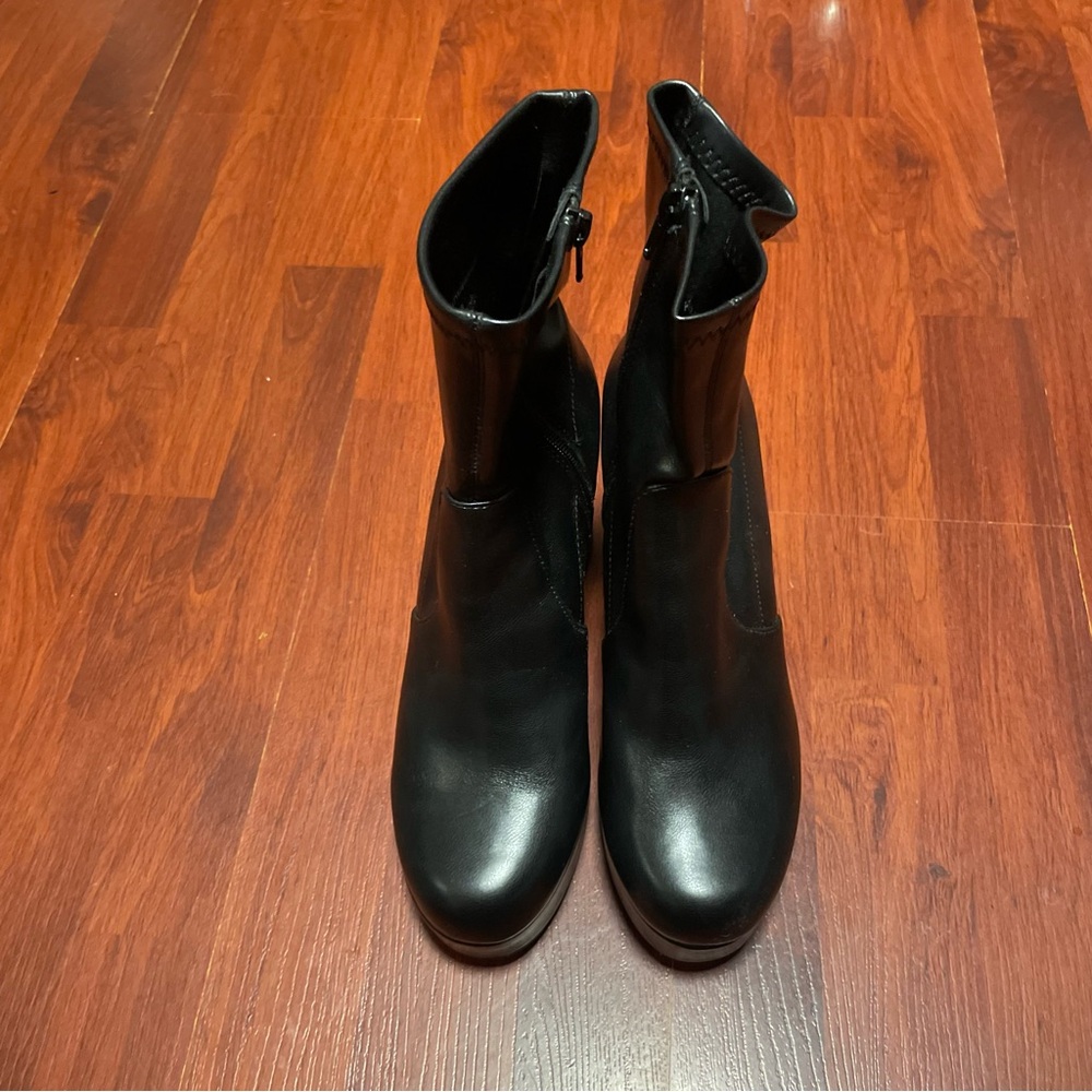 Elegant Black Women's Boots